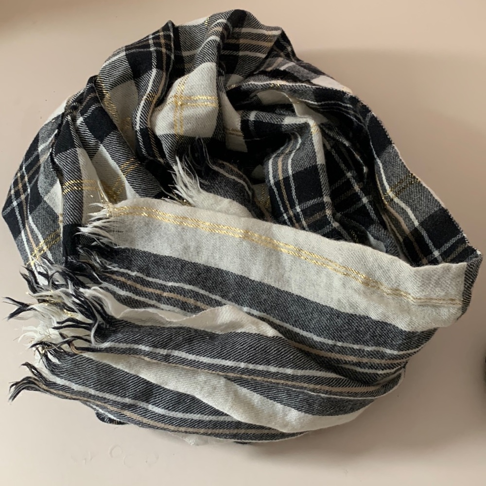 Excellent used condition J crew scarf